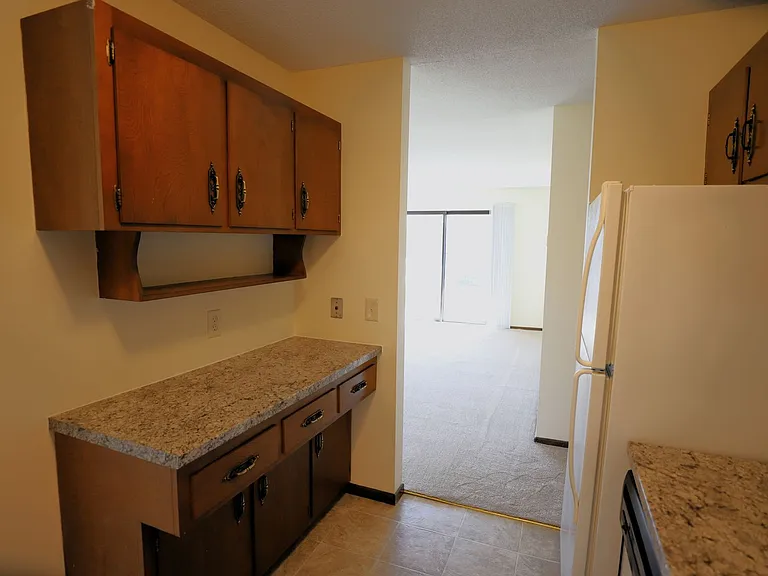 4000 Parklawn Ave — Photo 5