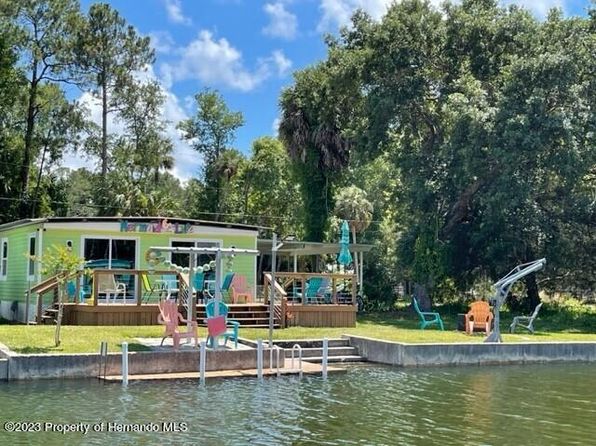 Weeki Wachee River - Weeki Wachee Gardens FL Real Estate - 13 Homes For ...