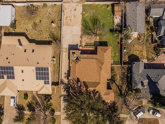 4th image of 1706 N Sam Houston Ave