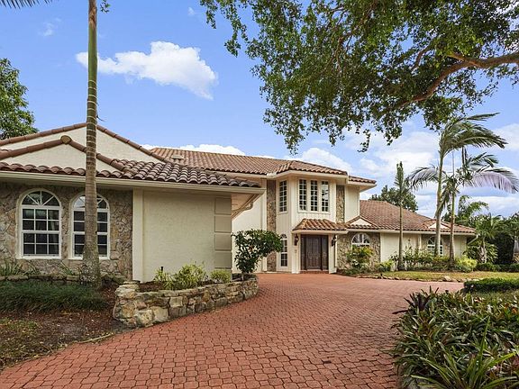 2nd image of 3232 Embassy Drive