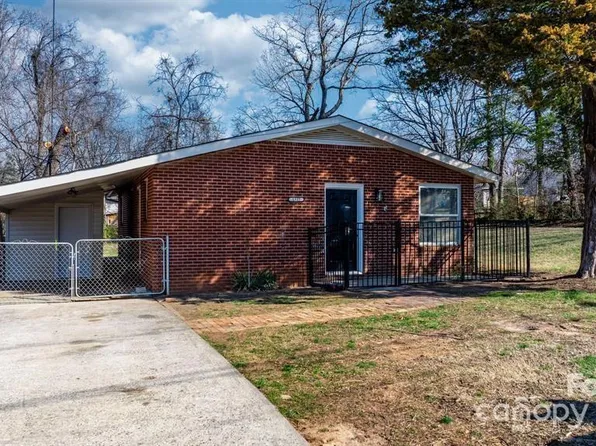 1327 F Ave SE, Hickory, NC 28602