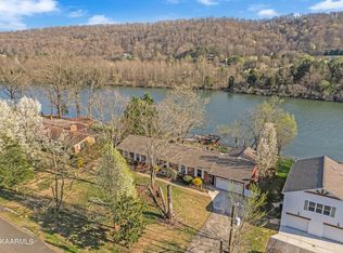 105 Lakeview Hills Ln, Clinton, TN 37716