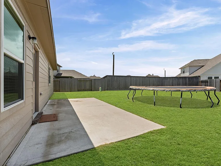 21409 Mary Myrtle St — Photo 33