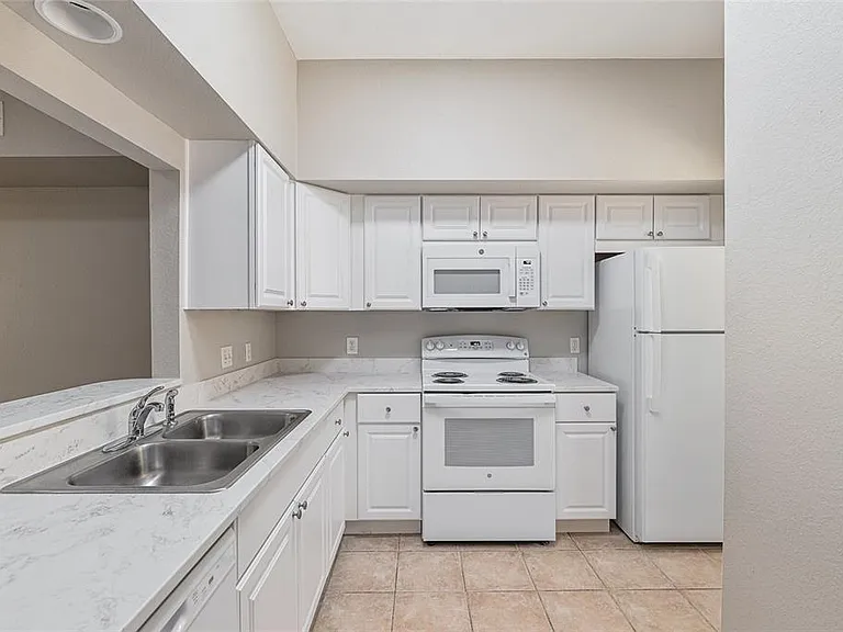 9177 SW 52nd Rd #102 — Photo 22