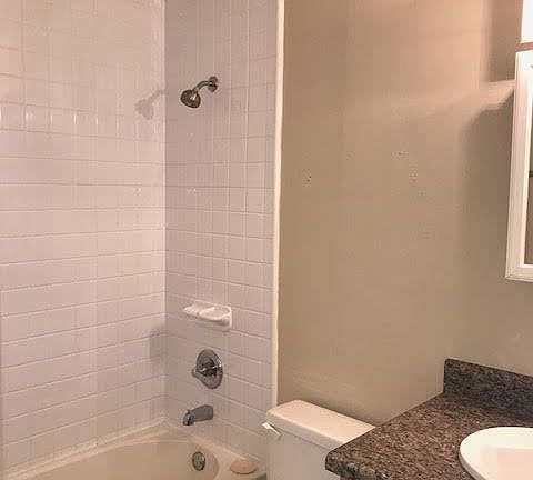 5th image of 3406 Green Briar Ct APT B