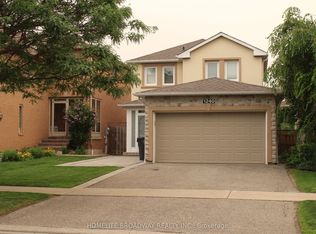1240 Bantham St, Mississauga, ON L5V1Y8