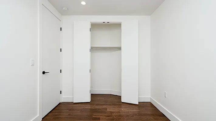 Rented by Nooklyn NYC LLC | media 9