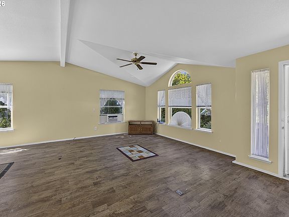 5th image of 506 Robin Ln
