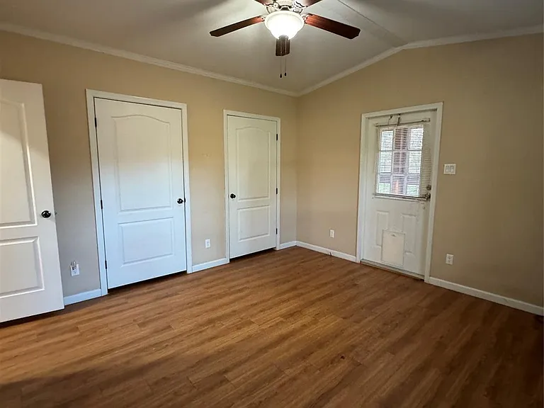 13338 Longstreet Rd — Photo 10
