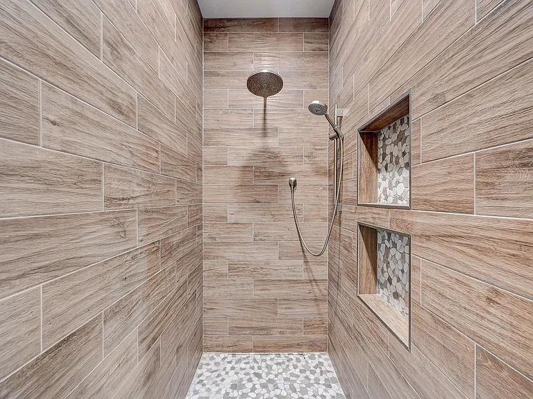2429 Granada Bluff Ct — Photo 29