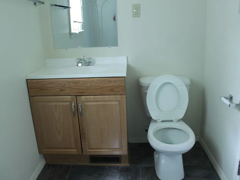 128-134 1/2 University Ln — Photo 18