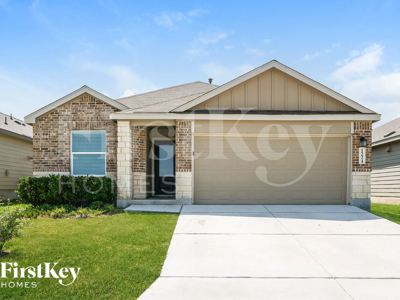 4 bed, 3.0 bath, 1576 sqft, $1,940 — Photo 1
