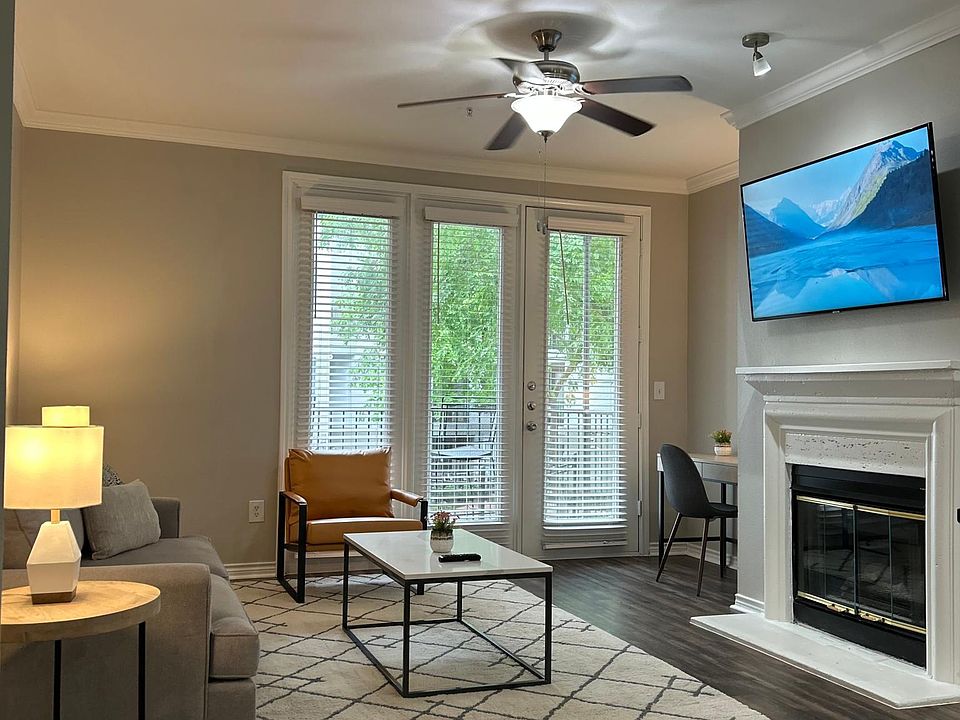 1st image of 2404 N Washington Ave #259