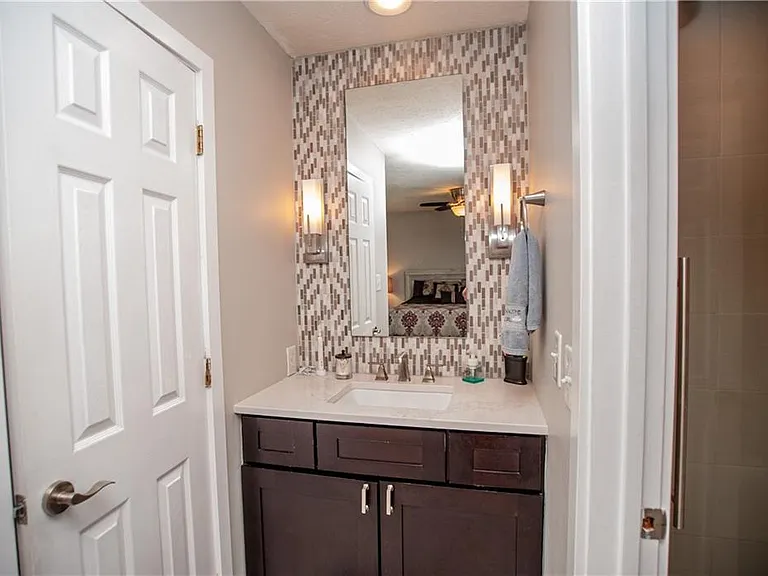 14708 Village Park East Dr — Photo 10