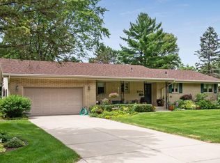 2505 Perry Ave N, Golden Valley, MN 55422