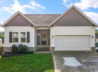 2100 Bluebonnet Dr, Mascot, TN 37806