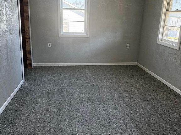 4th image of 617 N Washington St