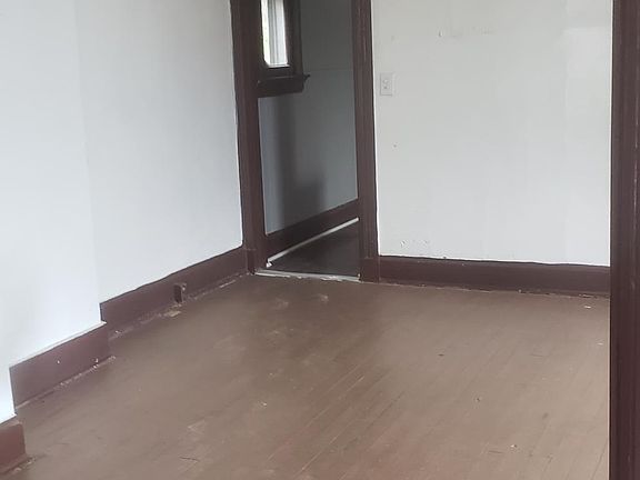 5th image of 4208 Kirby Ave #1
