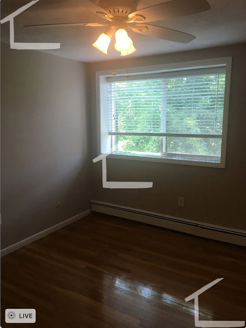 Nicely updated with parking included with the rent! — Photo 2