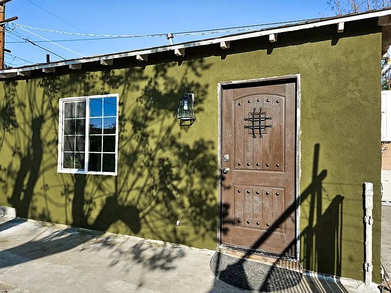11345 Calvert St — Photo 16