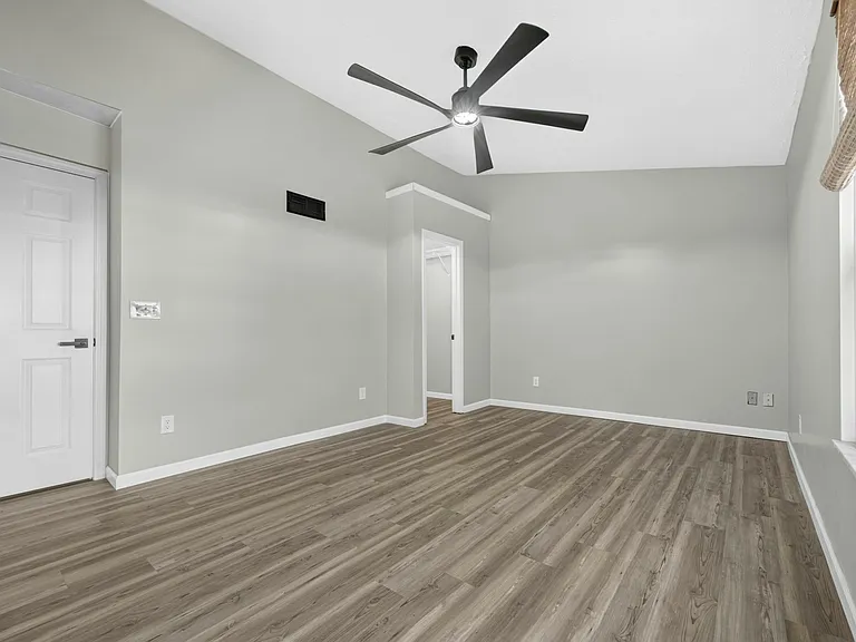 8472 Kingsley Dr — Photo 21