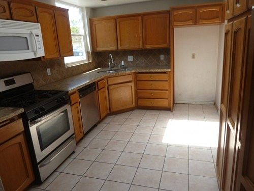 4th image of 4963-65 Catoctin Dr