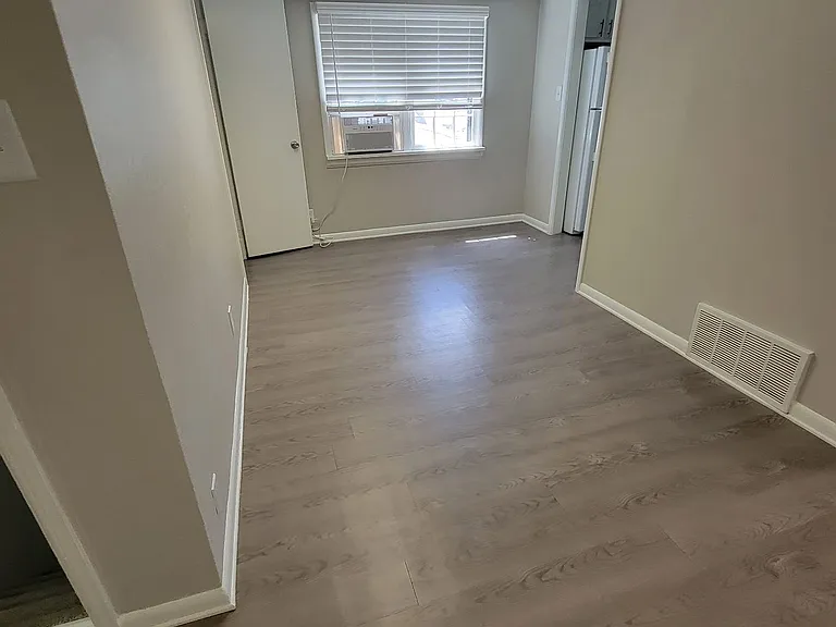 The Village Green Apartments — Photo 15