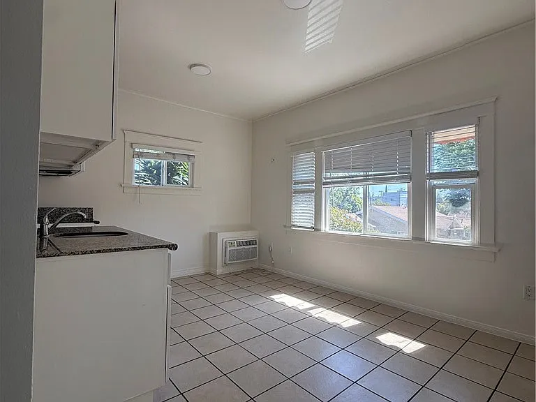 1085 Hoffman Ave #11 — Photo 5