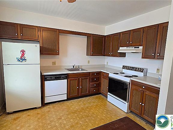 4th image of 15 W Chestnut St