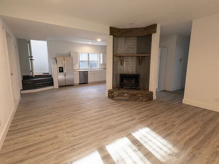 611 Railroad Ave — Photo 23