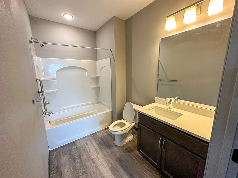 3405 Aurora — Photo 23