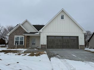 1905 S Stone Creek Blvd, Urbana, IL 61802