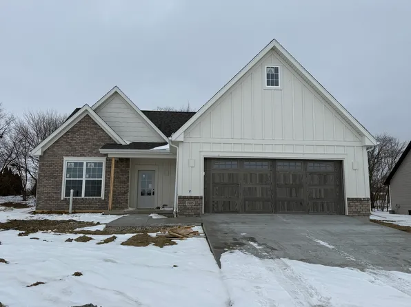 1905 S Stone Creek Blvd, Urbana, IL 61802