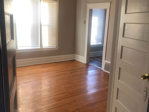 3rd image of 1323 Russell Ave N #1