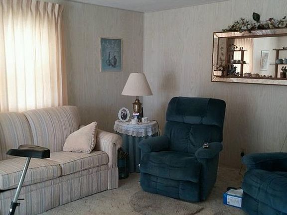 3rd image of 74 Mauna Loa Dr