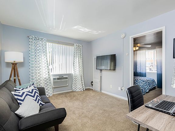 CM 1-1, LIVING ROOM