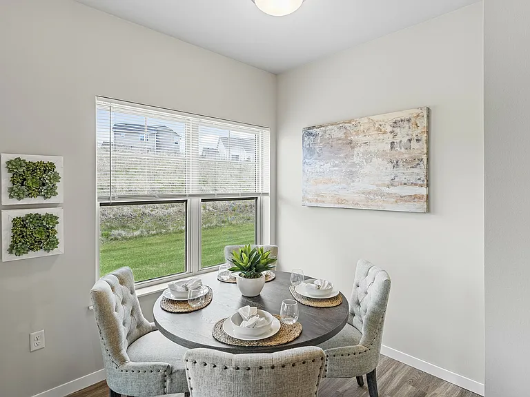High Bluff Townhomes Dining Area