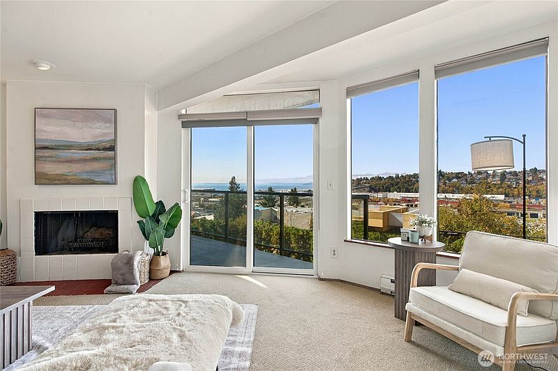 3rd image of 2030 13th Avenue W #101