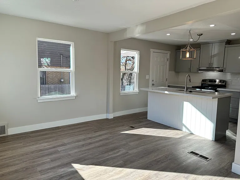 2925 Madison Ave — Photo 2