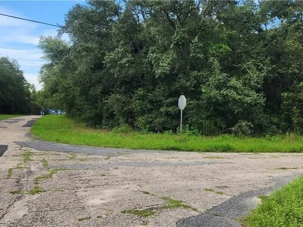 10839 N Ocean Dr, Citrus Springs, FL 34434