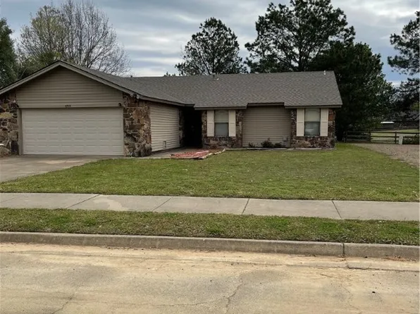 8917 S 30th St, Fort Smith, AR 72908