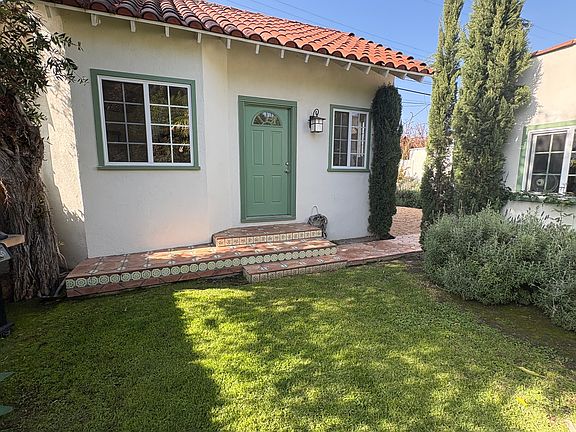 2nd image of 2735 1/2 Clyde Ave