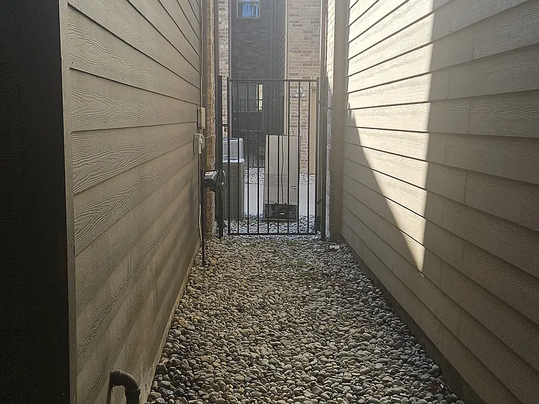 856 Rohan Dr — Photo 26