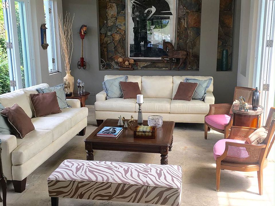 Torrimar Living area
