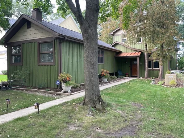 25266 W Hickory St, Antioch, IL 60002