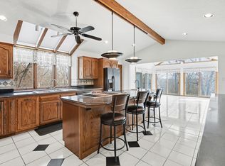 2062 Hickory Trl, Pella, IA 50219
