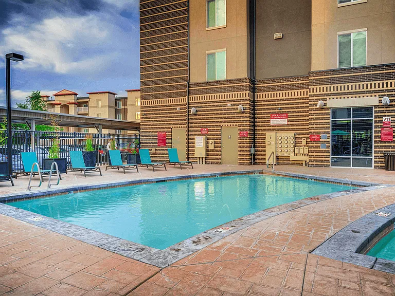 Avida Apartments — Photo 5
