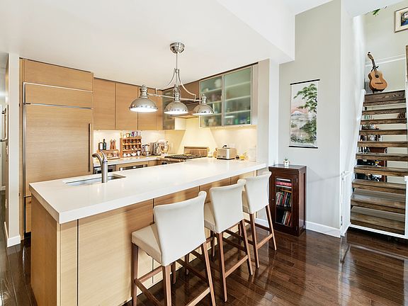 5th image of 462 W 58th St Penthouse A