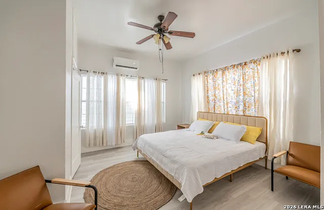 302 E Cevallos #1 — Photo 8