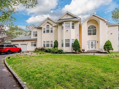 12 Legacy Court, Port Jefferson Station, NY, 11776
